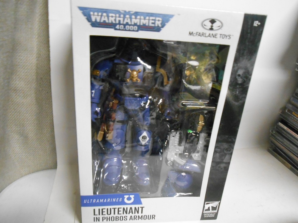 McFarlane Warhammer 40000 Lieutenant In Phobos Armour