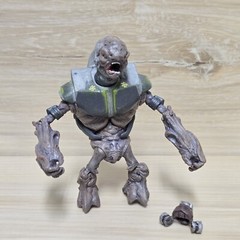 Halo Reach Series 4 Covenant Grunt Major Action Figure 2011 McFarlane With Mask
