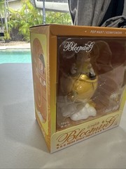 Authentic Pop Mart Mega Space Molly 100% Blooming Series- La Margherita. Sealed