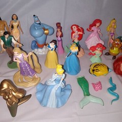 Lot of 25 Princess Cake Toppers Figures Ariel Vintage & Modern my little mermaid