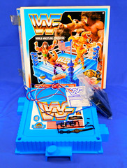 WWF WWE HASBRO RING UNUSED WITH BOX 1991 UK EDITION WITH BLACK SQUARE POSTS