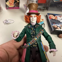 Alice in Wonderland Through the Looking Glass Alice & Madhatter Figures