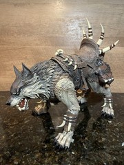 D20 STUDIO WHITE BONE WOLF MOUNT GREY VERSION!