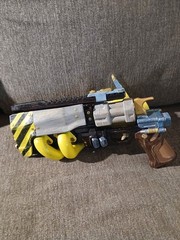 Custom Made Boderlands Duke Gun Non-Firing. Great Display Or Cosplay.
