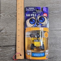 Disney Pixar Wall-E Factory New Poseable Action Figure Thinkway Toys NIB