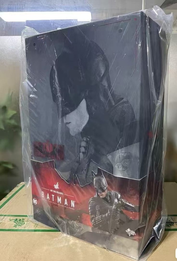 NEW Hot Toys MMS638 THE BATMAN 1/6 Regular Version Action Figure In Stock
