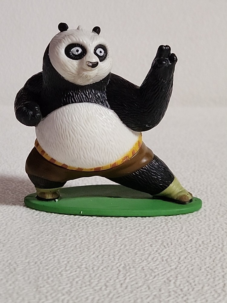 Kung Fu Panda PVC Figure TM & DWA DecoPac Green Base 2.5″ Cake Topper