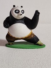 Kung Fu Panda PVC Figure TM & DWA DecoPac Green Base 2.5″ Cake Topper