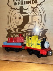 YELLOW RHENEAS THOMAS FRIENDS TRAIN Take N Play DIECAST NEW PAINT VARIANT !