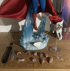 Hot Toys MMS812 Superman & Krypto 1/6 Scale Collectible Set Action Figure