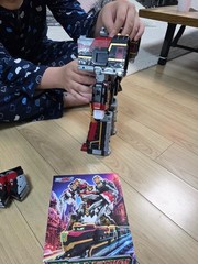 Metal Cardbot S: Blastrain – The Majestic 3-Stage Express Transforming Titan Kor