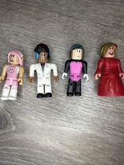 R0BL0X Toys Action Figures Lot Of 8 Figure Pack w/ Accessories NO CODES