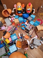 Vintage Toy Lot Mr Potatoe Head, Roblox, Lost Kitties Weapons Accessories