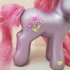 Hasbro My Little Pony G3 PETAL BLOSSOM 2003 Super Long Hair Pony
