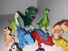 Mixed Lot 20 colorful dinosaurs Toy Figures Vinyl & Plastic