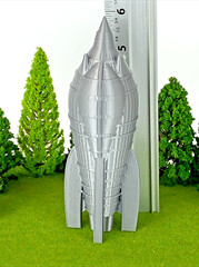 Flash Gordon Spaceship – 6″ Tall Rocket is 3D Printed for Display Diorama