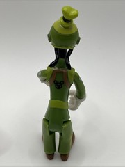 DISNEY GOOFY RACE CAR DRIVER PVC FIGURE/2010 Disney MM Race Cake Topper