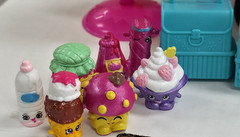 Shopkins GLITZI Ice Cream Truck Food Fair Moose Toys 56112 some accessories