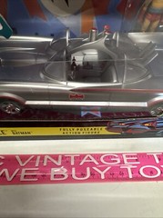Funko 1966 Chrome BATMOBILE w/ POSEABLE ACTION FIGURE 🦇 🔥