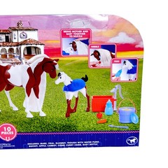 Spirit Riding Free Feed Nuzzle Horse Foal Playset Equestrian Farm Toys Kids 3+