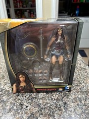 MAFEX WONDER WOMAN No.024 FIGURE BATMAN v SUPERMAN MEDICOM TOY NEW AUTHENTIC DC