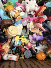 Mixed 1′ @ 2′ TOY FIGURE LOT IN BOX WITH 7LB FREE SHIPPING SEE PHOTOS FUN BOX