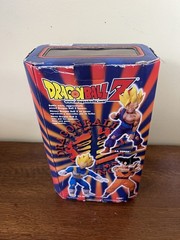 DRAGONBALL Z Collector’s Edition GOKU Action Figure 2001 New In Damaged Box