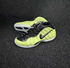 Nike Air Foamposite Electric Green 1/6 Scale