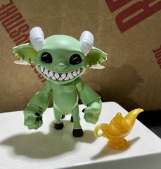 Plunderlings Mint Fawn Hatchling Action Figure With Genie Lamp