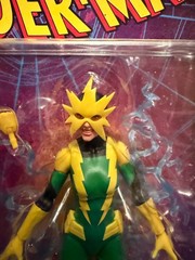 MARVEL LEGENDS -Spider-Man Retro Cardback Fig “Electro Francine Frye” BRAND NEW!