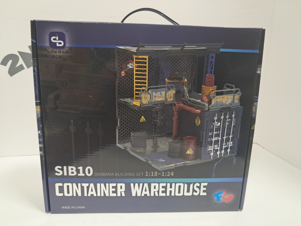 Scene In A Box – SIB 10 CONTAINER WAREHOUSE Diorama – 1:18 / 1:24 – Fresh Retro