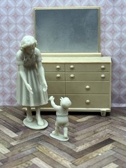 1:24 1950 Dollhouse Mom and Toddler Baby Child Inspired by Marx