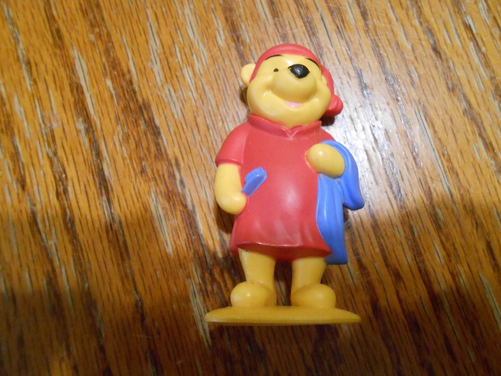 Disney WINNIE THE POOH 3.25″ Bed Time/Sleepy Night PVC – EUC