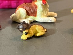 Vintage 1993-94 MEG Puppy In My Pocket x 4 + Extra Animals + Bed + x3 Stands