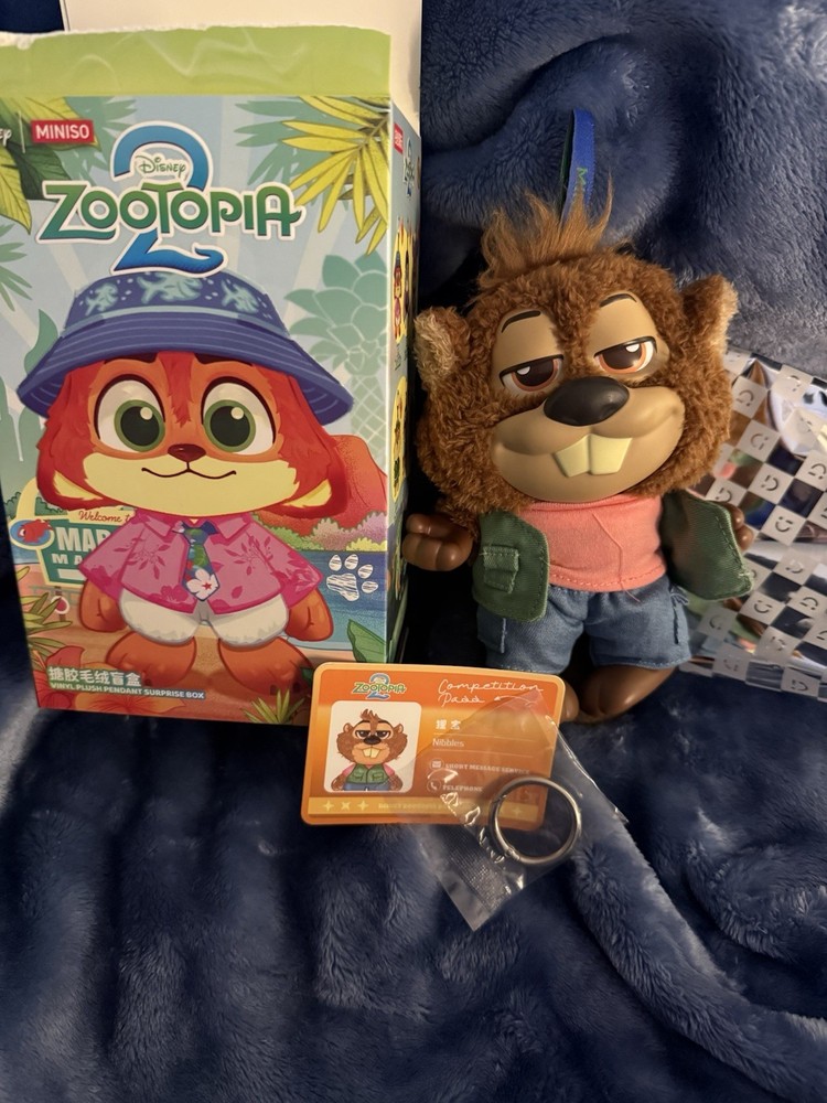 MINISO Zootopia Series Blindbox Confirmed nibbles, Plush Pendant & Keychain