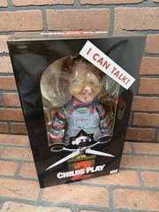 Child’s Play 2: Talking Evil Chucky 15″ MDS Mega Scale Doll Menacing Variant C3