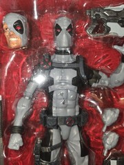 Marvel Legends 12 inch Uncanny X-Force Deadpool 2017 Toys R Us Exclusive READ