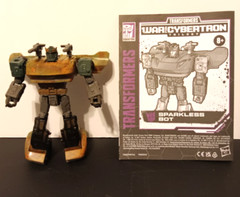 SPARKLESS BOT Transformers WFC Netflix Siege Kingdom Deluxe Class COMPLETE