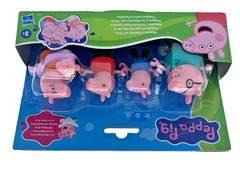 Hasbro Peppa Pig Peppa’s Family of Five Set Figures Hold Hands Ages 3+New In Box