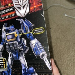 Transformers Generations Deluxe Class Cybertronian Soundwave Figure NEW 2010