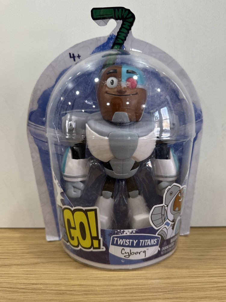 DC Comics Teen Titans GO! Twisty Titans Cyborg Flexible 6″ Action Figure
