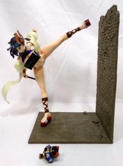 Queen’s Blade Menace E2042 Gathering Resin 1/8 Scale Statue Damaged