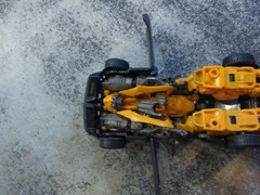 Hasbro Transformers AOE Bumblebee Evasion Mode Deluxe Class