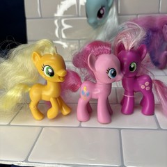 My Little Pony Mixed Lot Of 8 Characters Toys Hasbro Various Colors Sizes Used