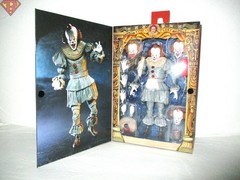 ULTIMATE PENNYWISE IT Welcome to Derry 7″ inch Action Figure Neca MINT 2025