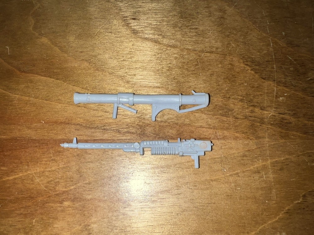Fighting Talk! Weapons Light Gray Bazooka + Machine Gun Toy Island Parts 1991
