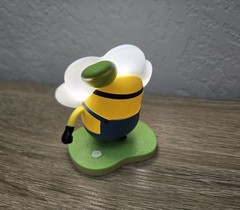 Illumination’s Minions Flower Garden MIND-ABSENT BOB Light-Up Figure Surprise