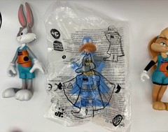 Vintage Lot of 17 Looney Tunes Toons Figures Toys Warner Bros Bugs Bunny Coyote