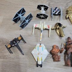 Star Wars Toy Lot Action Figures Ships Vehicles Millennium Falcon Boba Fett Chew