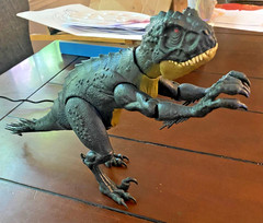 Jurassic World Camp Cretaceous SCORPIOS REX Dino Escape Slash ‘N Battle Dinosaur
